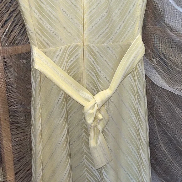 Vintage Yellow Dress ๐ - Picture 5 of 7